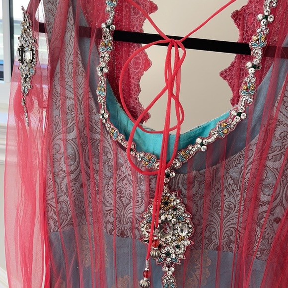 Indian suit - Picture 5 of 7